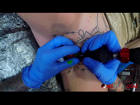 ❤️ Keçika pir tattookirî Sully Savage tattooek li ser klîtorê xwe kir. ☑ Vîdyoyê seksî li porno ku.mathem-1-class.ru ﹏